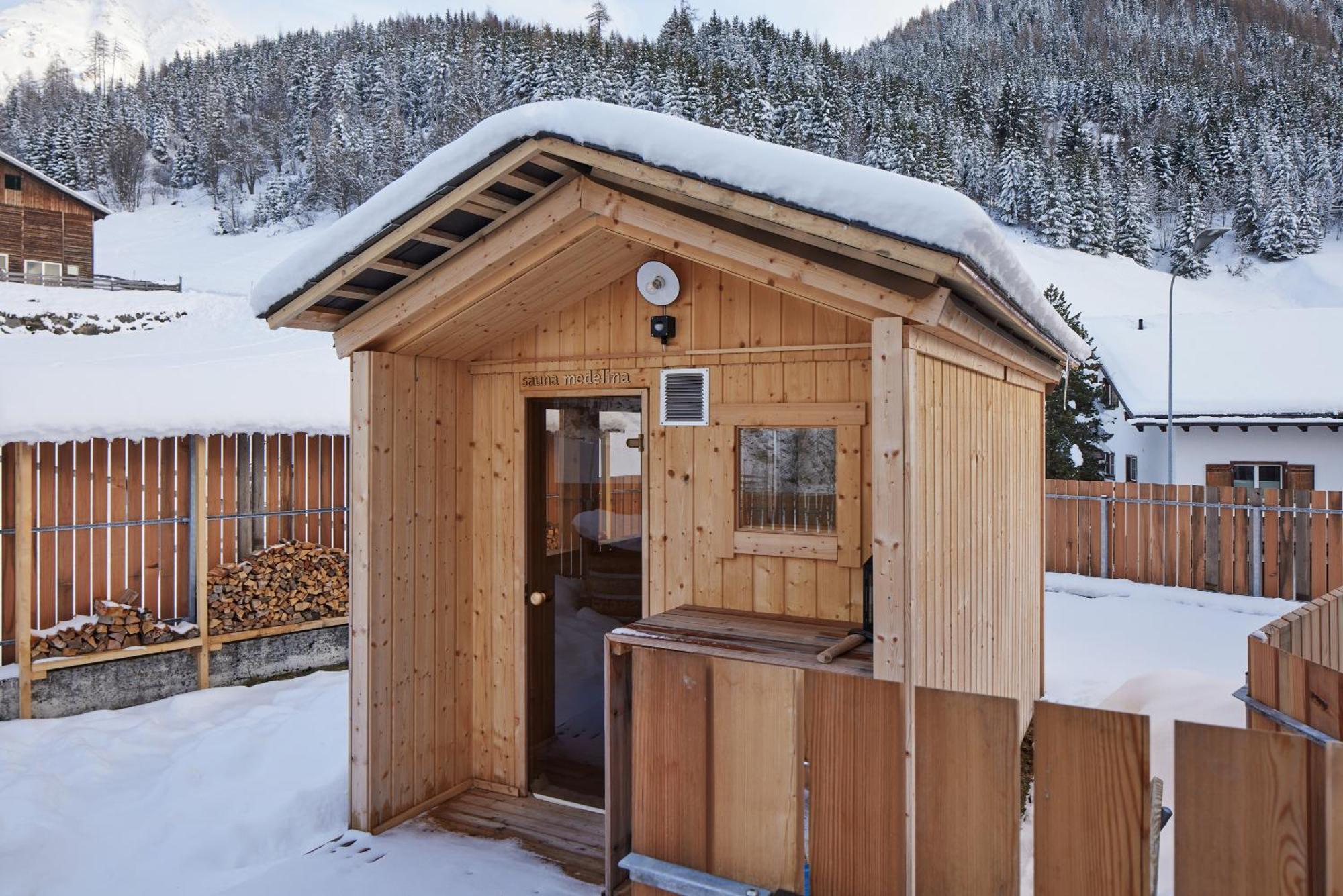 Medelina Hotel Curaglia Kültér fotó